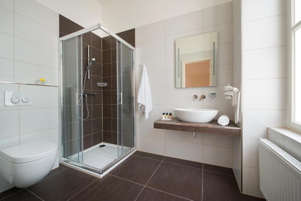 Triple Room,1742608814:JPEG