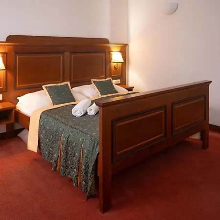 U Medvidku-Brewery Hotel-3